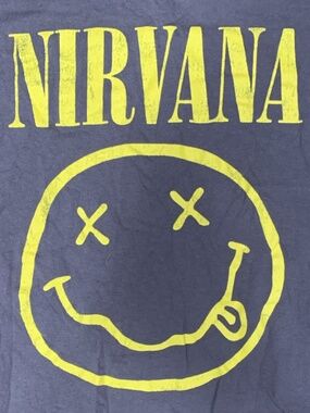 Nirvana Smiley Face XL T-Shirt Rock & Pop Music Band Tee Shirt 90s Era SKU 033